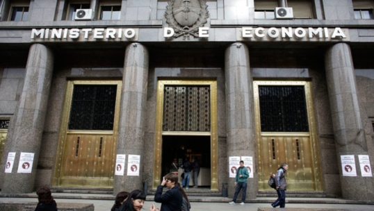 El ministerio de Economía colocó deuda por $14 billones