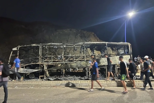 Fuertes enfrentamientos en el intento masivo de ingreso de personas a Ceuta y Melilla