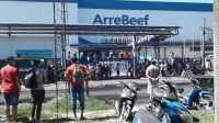 El frigorífico Arrebeef suspendió a casi 400 trabajadores tercerizados