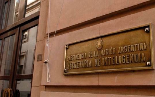 El gasto en la Secretaria de inteligencia subió un 52% en el 2025 y cayó en otras áreas sensibles