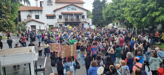 Familiares de personas con capacidades diferentes entraron por la fuerza a las oficinas de ANDIS