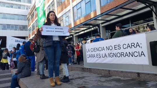 Científicos del Conicet paran por el deterioro del organismo y de los salarios