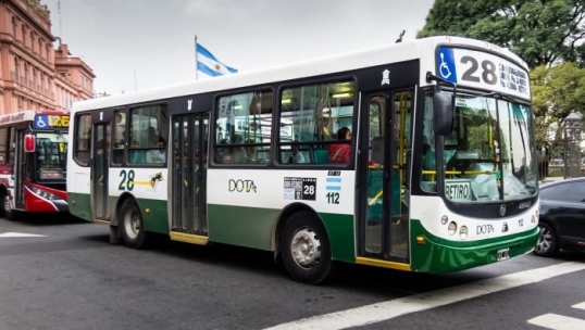 Habrá menos servicios de colectivos por la noche y los fines de semana