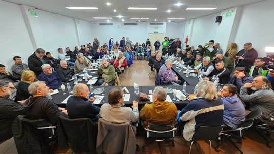 El frente Sindical por la Soberanía, el Trabajo Digno y el Salario Justo marchan por "Paz, Pan, Tierra, Techo y Trabajo"