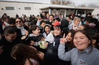 El gobernador Axel Kicillof inauguró dos nuevos edificios educativos en Presidente Perón