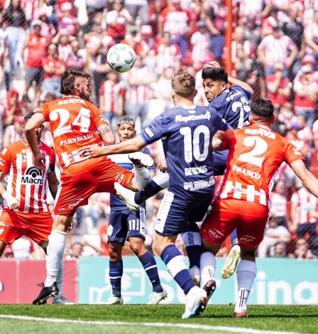 Liga Profesional: Instituto enfrenta a Gimnasia y Esgrima