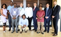 Funcionarios libertarios van al Caribe con pasaje en primera y hotel 5 estrellas que vale US$600 la noche