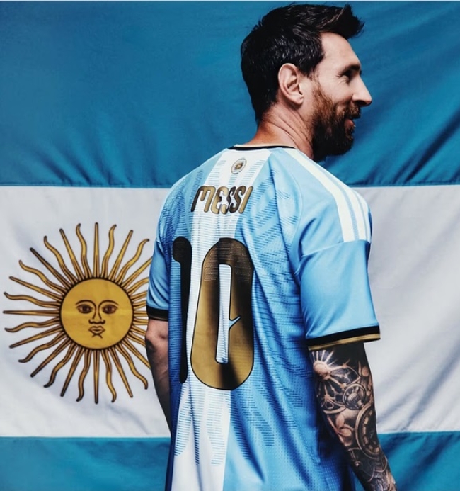 Se conoció la camiseta que usará Messi en su despedida
