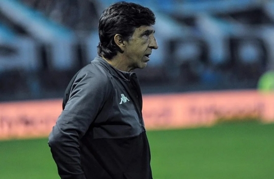Gustavo Costas afirmó que aún no pensó en su continuidad