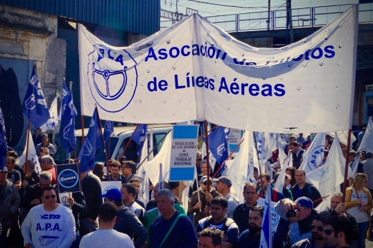 La justicia suspendió los efectos del decreto que modificaba los tiempos de descanso de las tripulaciones de aeronaves