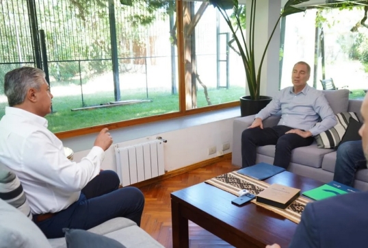 Diego Santilli visitó al gobernador de Neuquén, Rolando Figueroa