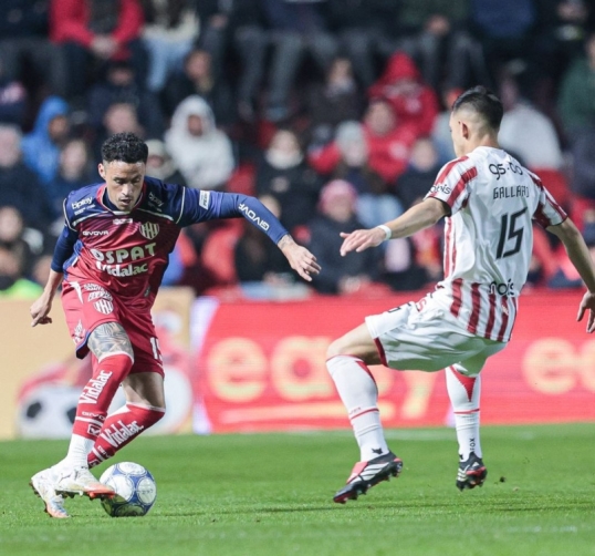 Torneo clausura de fútbol: Unión derrotó a Instituto, en el cierre de la octava fecha