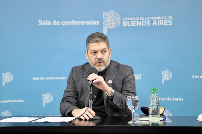 Carlos Bianco calificó a Milei, de “oportunista” por su cambio de posición frente a la cuestión Malvinas