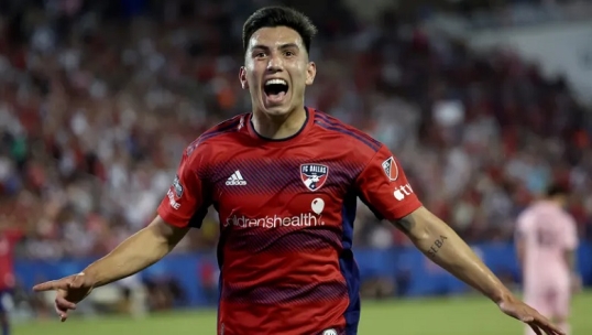 El jugador Alan Velasco sufrió un accidente de auto en la autopista Riccheri