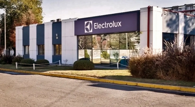Electrolux deja de producir electrodomésticos en su planta de Rosario y habrá 100 despedidos