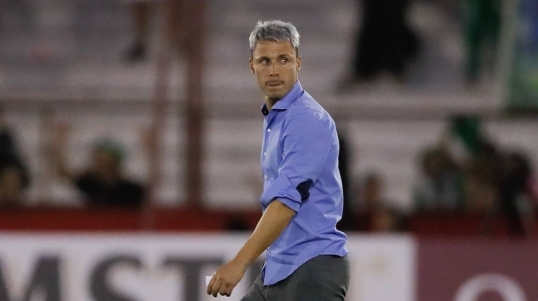 Sarmiento rescindió el contrato con el entrenador Israel Damonte