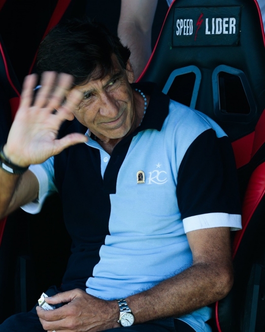Jugadores de Racing, dicen: Gustavo Costa, «es un enfermo y lo transmite»