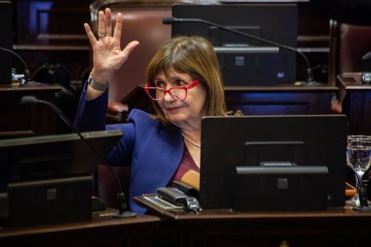 Se aprobó “Inocencia Fiscal II”: “Esta es una ley hecha para Karina Milei, los Espert y Adorni” aseguró José Mayans