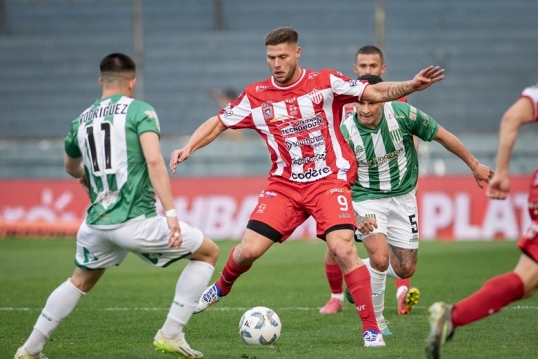 Copa Argentina: Talleres de Remedios Escalada eliminó a Banfield en los penales y pasó a cuartos de final