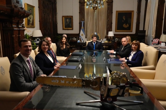 Milei recibió a la Secretaria de Seguridad estadounidense, Kristi Noem