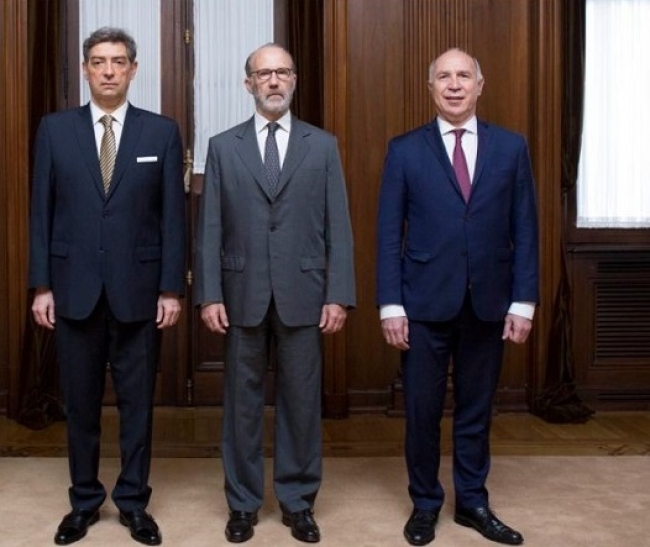 Una presentación judicial busca frenar el decreto que modifica el mecanismo para designar jueces