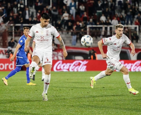 Liga Profesional de Fútbol: Vélez enfrenta a Huracán por el campeonato
