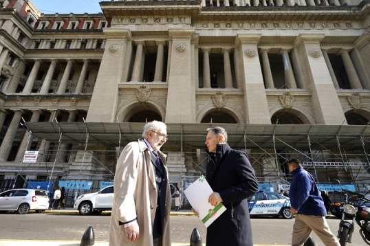 Correo Argentino: Gray presentó un recurso de amparo ante el cierre de sucursales y el despido de personal
