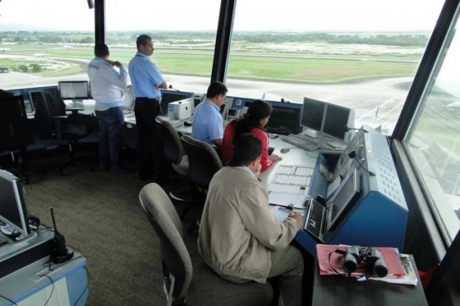 Los controladores aéreos anuncian un cronograma de paros que se iniciará el próximo viernes 6