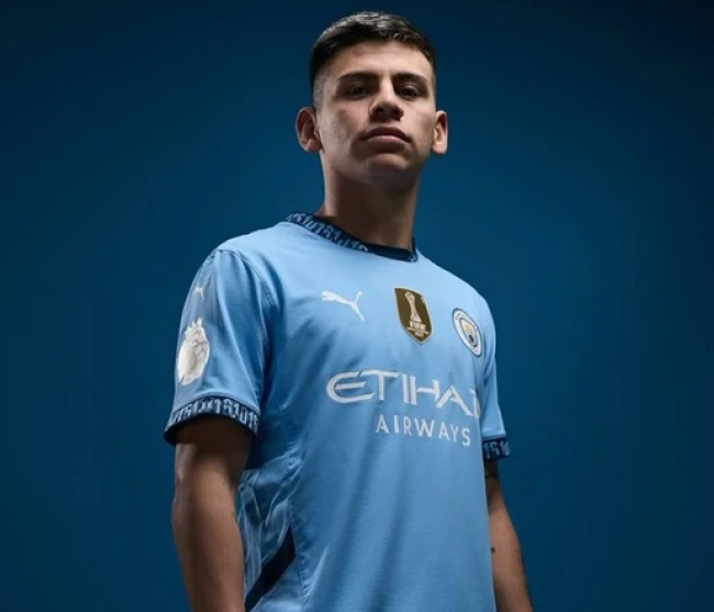 Manchester City presentó a Claudio Echeverri