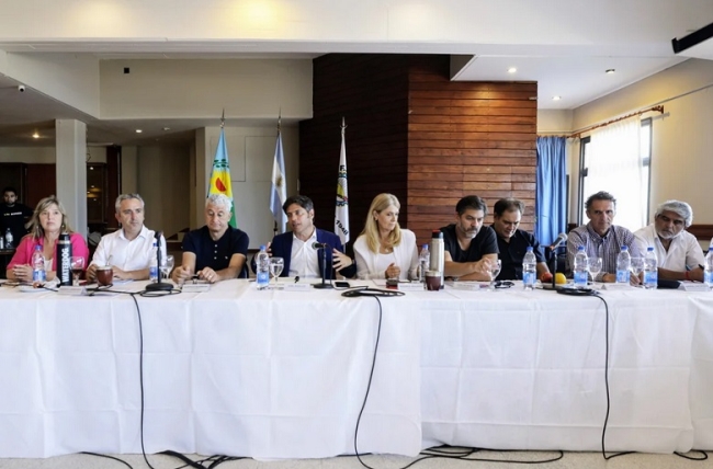 Axel Kicillof, se reunió con 35 intendentes bonaerenses