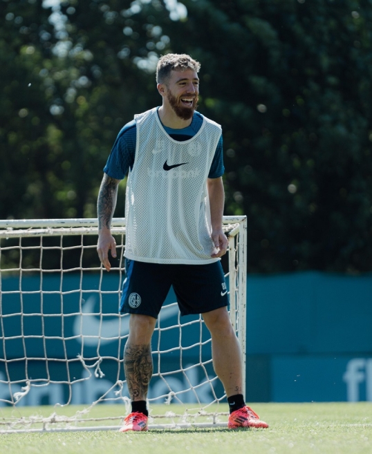 San Lorenzo: Iker Muniain regresó de España y continuará en el club