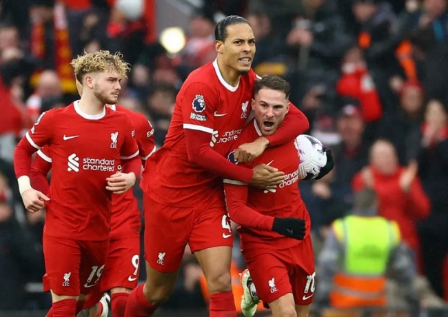 Premier League: Liverpool visita al Brentford y Aston Villa al Arsenal