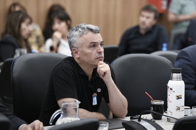 Este jueves diputados opositores convocan a sesión especial para interpelar a Manuel Adorni