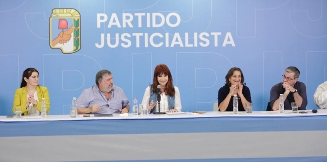 Cristina Kirchner convocó a una reunión del Consejo Nacional Federal para definir una posición sobre el DNU