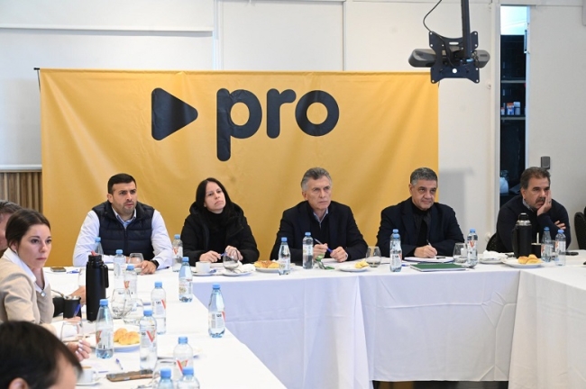 Siguen las negociaciones entre LLA y el PRO para armar un frente electoral en la Ciudad de Buenos Aires