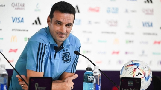 Los jugadores Mastantuono y Joaquín Panichelli se suman a los convocados