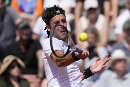 APT 250 de Belgrado: Tomás Etcheverry superó al ruso Pavel Kotov y se metió en la segunda ronda