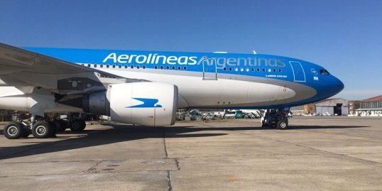 Un avión de Aerolineas Argentinas que iba a Madrid sufrió una falla y aterrizó de emergencia en Ezeiza