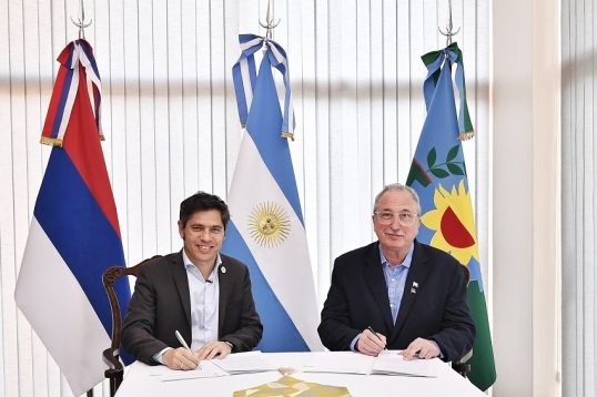Misiones: Axel Kicillof suscribió convenios de cooperación con el gobernador Hugo Passalacqua