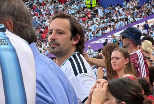 El viceministro del Gobierno de Milei, Santiago Viola viajó al Mundial