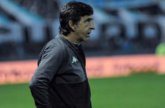 Gustavo Costas afirmó que el clásico lo tienen que ganar
