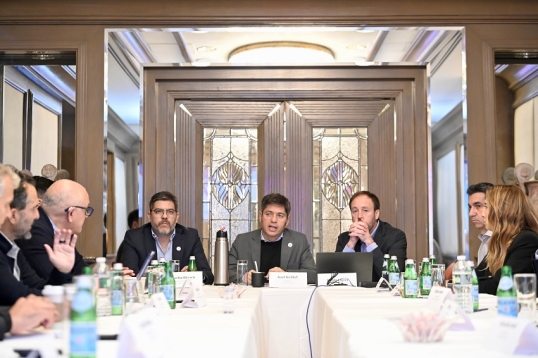 Axel Kicillof, se reunió con fondos de inversión internacionales y empresarios