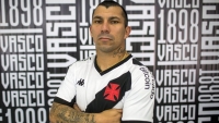 El chileno Gary Medel tendría acordado su regreso a Boca Juniors