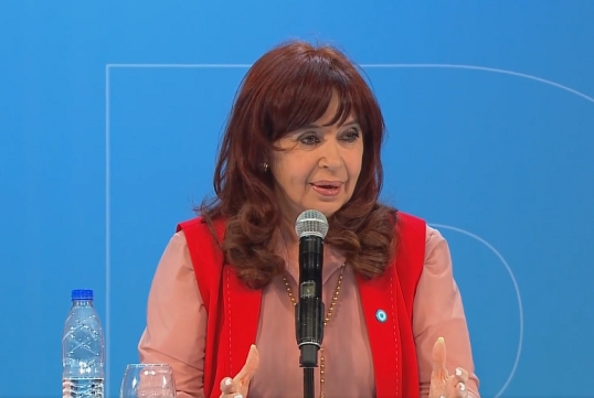 Cristina Kirchner: «Lo mejor para los bonaerenses es votar una sola vez»
