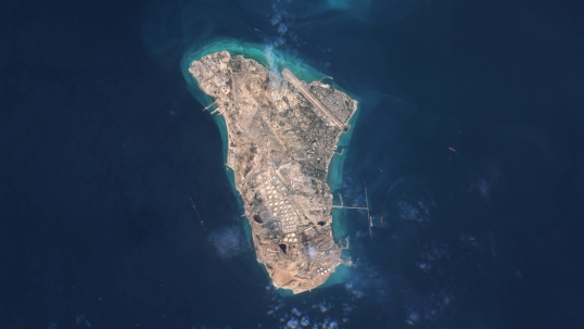 Estados Unidos evalúa la posibilidad de tomar una isla iraní con una terminal petrolera