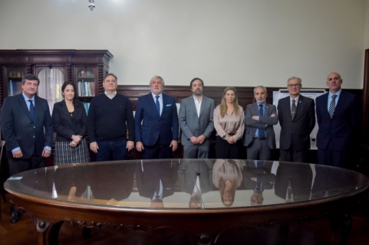 El Gobierno bonaerense firmó un convenio para consolidar y unificar las estadísticas sobre suicidio