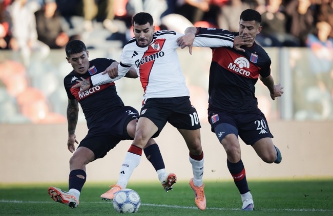 Torneo clausura de fútbol: River perdió con Tigre y se hunde cada día más