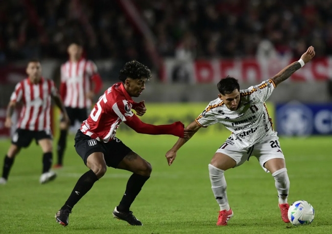 Copa libertadores grupo A: Estudiantes de La Plata derrotó por 2-0 a Carabobo de Venezuela