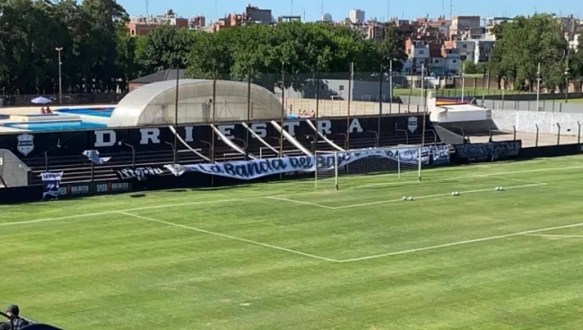 Liga Profesional de Fútbol: Riestra enfrenta hoy a Lanús y Barracas Central a Talleres de Córdoba