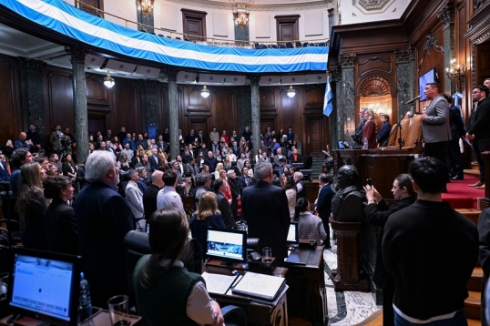 Ciudad de Buenos Aires: Aprueban la creación de un programa de «desendeudamiento familiar y personal»